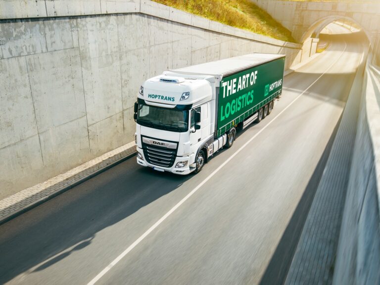 Hoptrans vilkikas kelyje